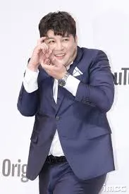 슈주 신동♥비연예인 연하女 열애 "결혼 계획無" [공식입장]